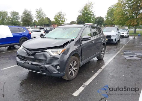 2018 Toyota Rav4 Xle z USA, uszkodzony, nr VIN JTMRFREV4JJ192274